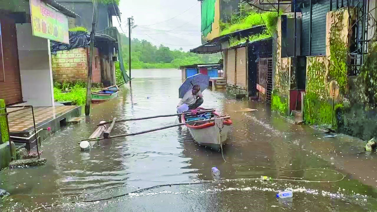 खेड, चिपळूणमध्ये धुवाँधार ः रस्ते पाण्याखाली